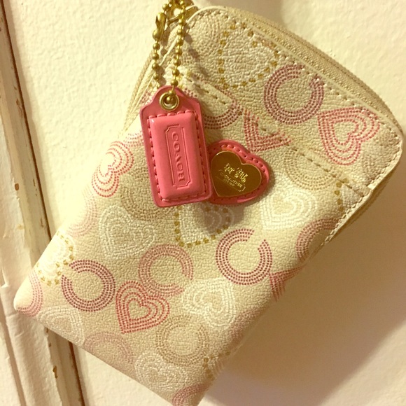 Coach Handbags - Coach wristlet!